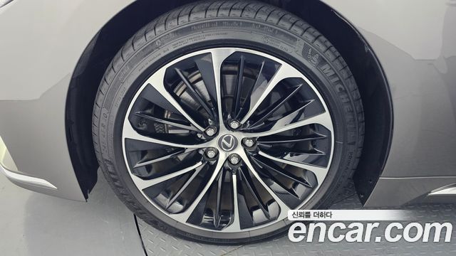 Lexus LS из Кореи Encar