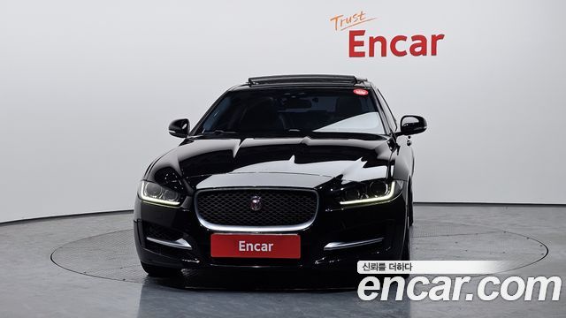 Jaguar XE 20d R-Sport — пробег 89 793 км — фото 3 из 5