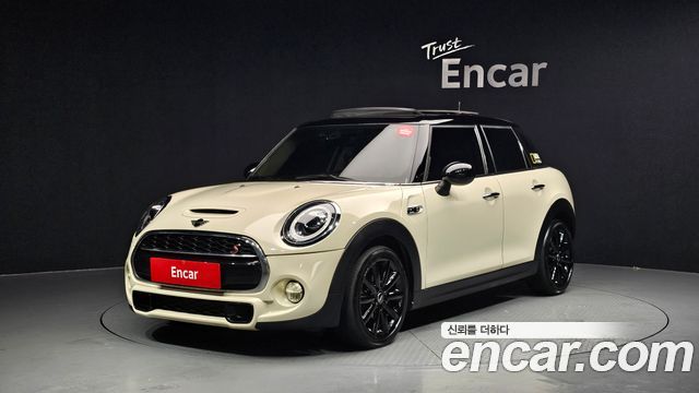 Mini Cooper 5Door Standard 3rd — пробег 145 931 км — фото 1 из 5