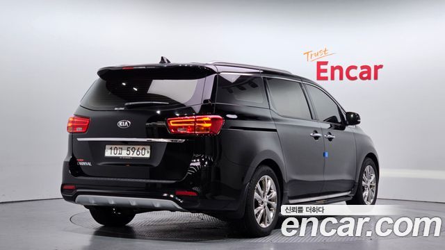 Kia Carnival из Кореи Encar