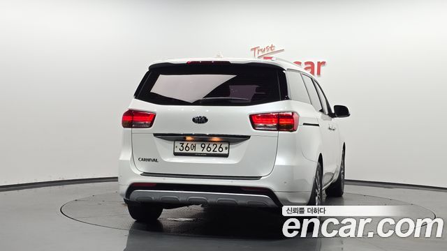 Kia Carnival из Кореи Encar