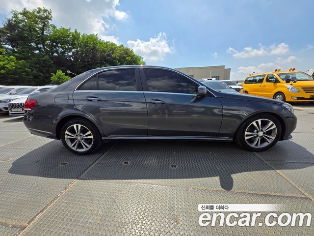 Mercedes-Benz E-Class E220 Bluetec Avantgarde — пробег 392 607 км — фото 4 из 5
