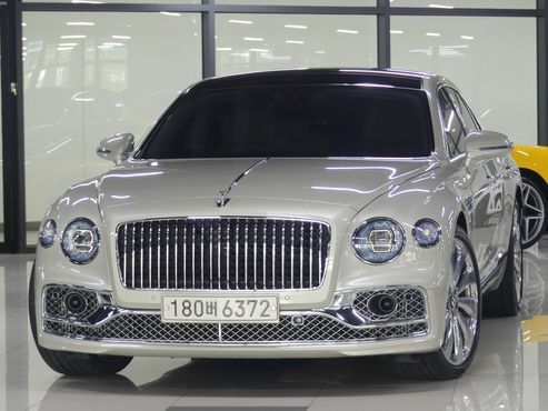 Bentley Flying Spur 4.0 — пробег 29 000 км — фото 1 из 5