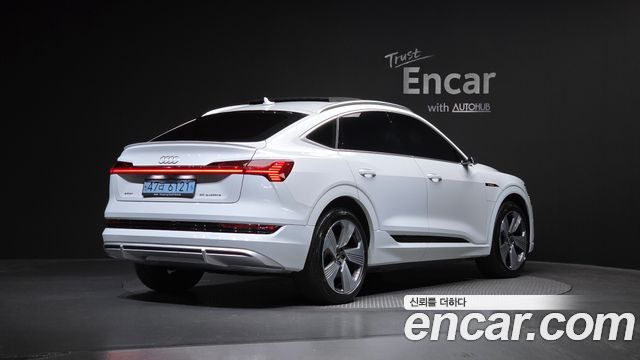 Audi e-tron 55 Quattro Sportback — пробег 110 442 км — фото 2 из 5