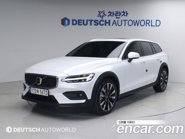 Volvo V60 B5 Ultimate AWD — пробег 36 023 км — фото 1 из 5