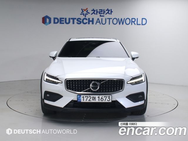 Volvo V60 B5 Ultimate AWD — пробег 36 023 км — фото 3 из 5