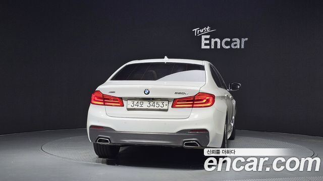 BMW 5-Series 520d xDrive M Sport Package — пробег 90 588 км — фото 4 из 5