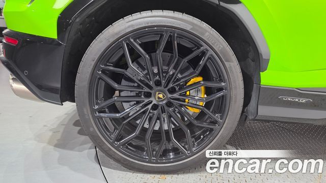 Lamborghini Urus из Кореи Encar