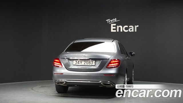 Mercedes-Benz E-Class из Кореи Encar