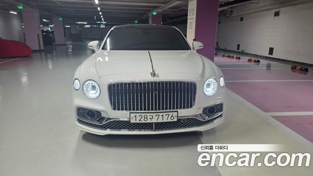 Bentley Flying Spur 4.0 — пробег 28 464 км — фото 1 из 5