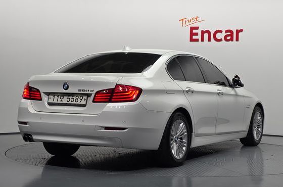 BMW 5-Series 520d — пробег 177 473 км — фото 2 из 5