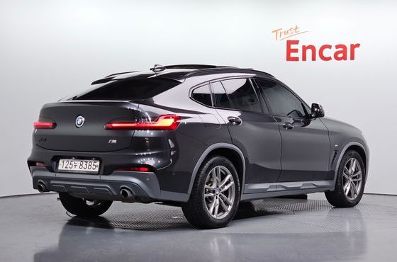BMW X4 xDrive20i M Sport X — пробег 97 281 км — фото 2 из 5