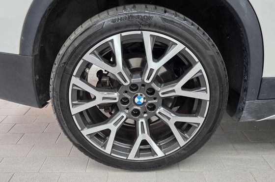 BMW X1 xDrive 20i xLine — пробег 92 328 км — фото 5 из 5