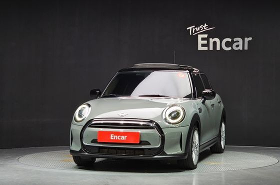 Mini Cooper 5-Door Classic Plus 3rd — пробег 42 814 км — фото 3 из 5