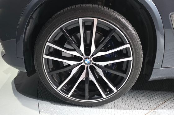 BMW X5 M50i — пробег 76 813 км — фото 5 из 5