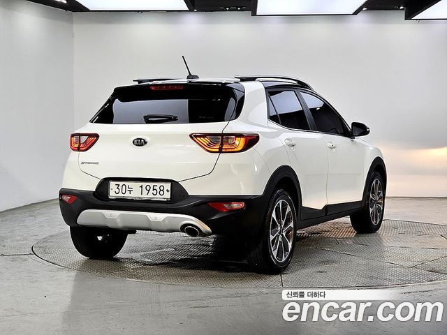 Kia Stonic из Кореи Encar