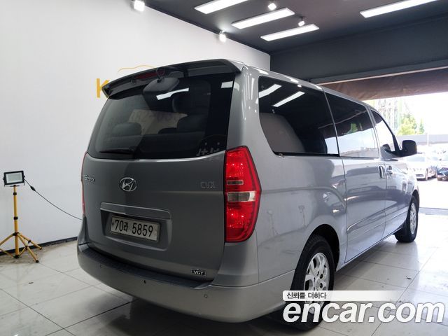 Hyundai Starex 11-Seater Wagon CVX Premium — пробег 172 000 км — фото 3 из 5