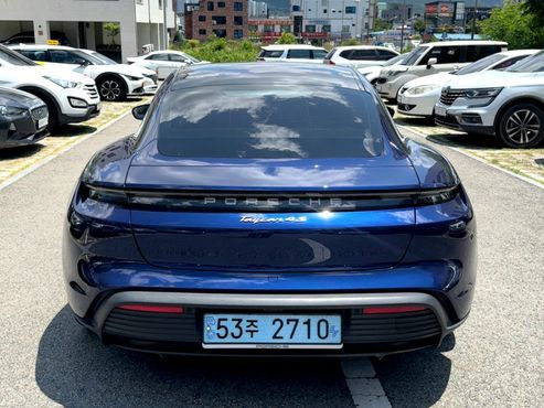 Porsche Taycan 4S — пробег 18 000 км — фото 5 из 5