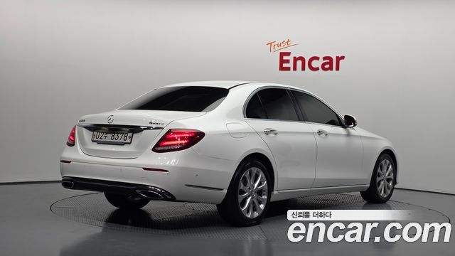 Mercedes-Benz E-Class из Кореи Encar