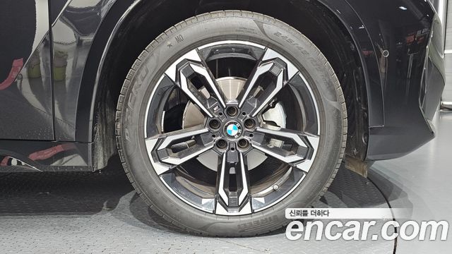 BMW X1 xDrive 20i M Sport — пробег 7 046 км — фото 5 из 5
