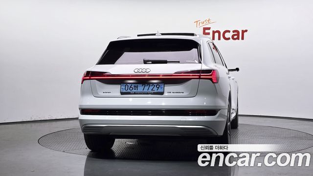 Audi e-tron 55 Quattro — пробег 83 974 км — фото 4 из 5