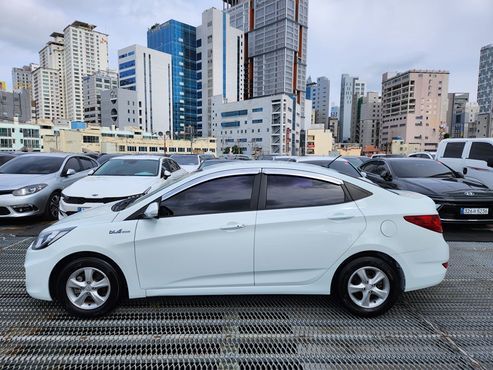 Hyundai Accent 1.6 GDI Blue Saver — пробег 176 079 км — фото 3 из 5