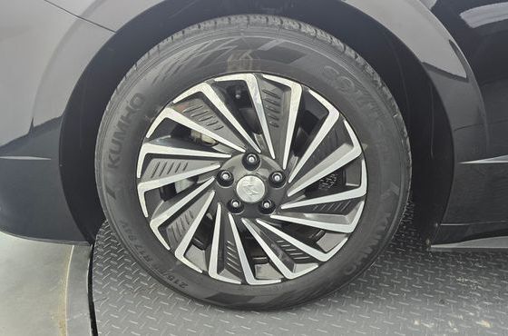Hyundai Sonata Premium — пробег 120 821 км — фото 5 из 5