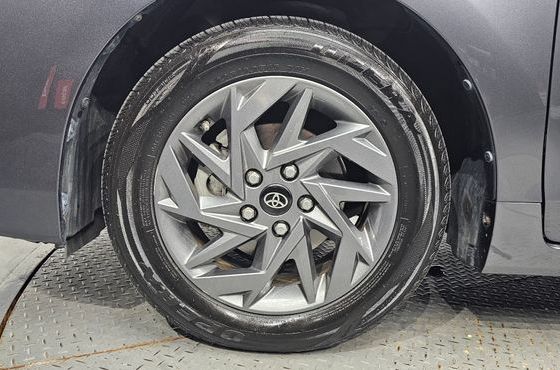 Toyota Prius 1.8 — пробег 38 847 км — фото 5 из 5
