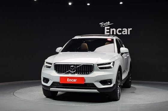Volvo XC40 T4 Inscription — пробег 39 841 км — фото 3 из 5
