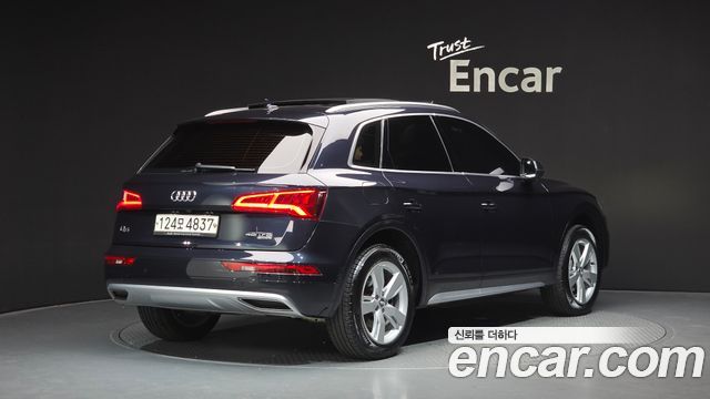 Audi Q5 45 TFSI Quattro Premium — пробег 126 961 км — фото 2 из 5