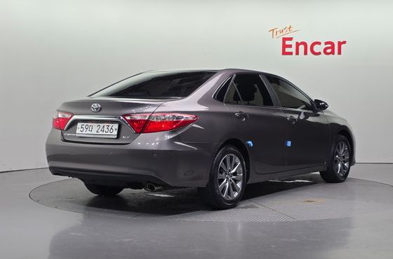 Toyota Camry 2.5 XLE — пробег 82 720 км — фото 2 из 5