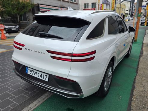Genesis GV70 2.5T Gasoline 2WD — пробег 650 км — фото 3 из 5