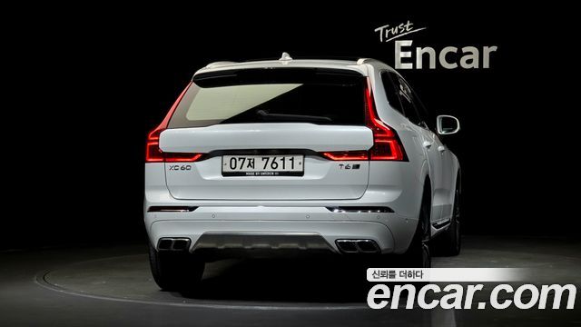 Volvo XC60 T6 Inscription — пробег 117 161 км — фото 4 из 5