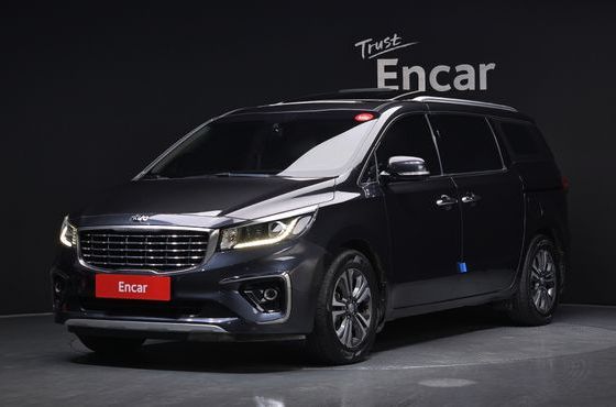Kia Carnival 9-Seater Luxury — пробег 124 077 км — фото 1 из 5