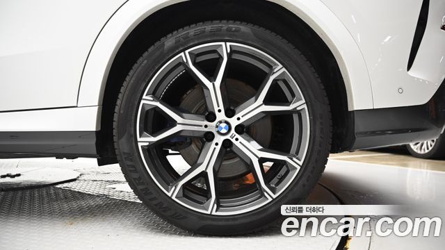 BMW X6 xDrive40i M Sport — пробег 93 943 км — фото 5 из 5