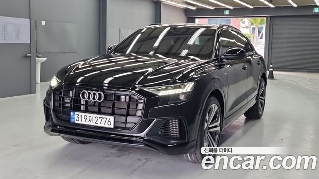 Audi Q8 55 TFSI Quattro Premium — пробег 33 350 км — фото 1 из 5
