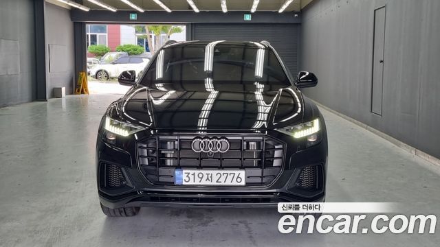 Audi Q8 55 TFSI Quattro Premium — пробег 33 350 км — фото 2 из 5