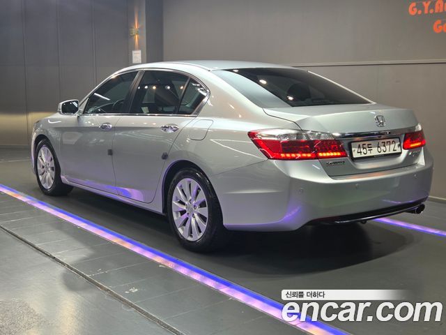 Honda Accord 2.4 9th — пробег 28 086 км — фото 3 из 5