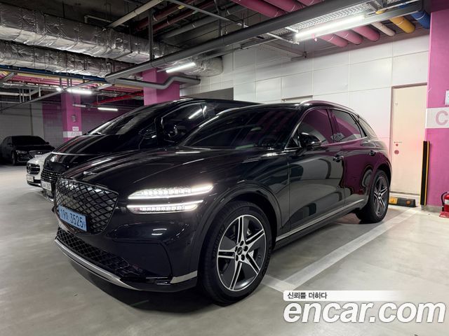 Genesis GV70 e-AWD — пробег 1 235 км — фото 2 из 5