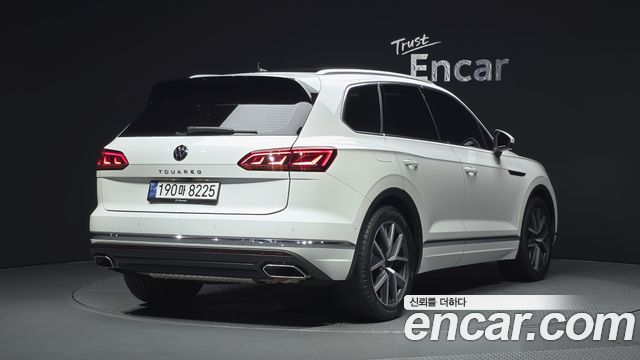 Volkswagen Touareg 3.0 TDI Prestige — пробег 56 612 км — фото 2 из 5