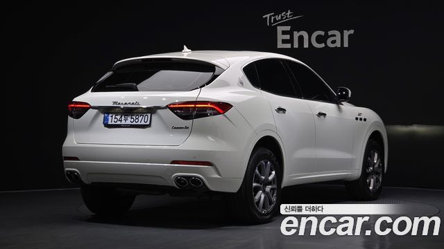 Maserati Levante из Кореи Encar