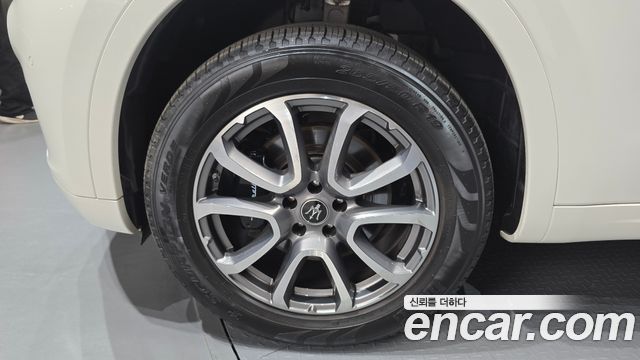 Maserati Levante из Кореи Encar