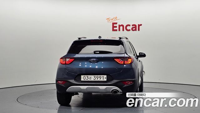 Kia Stonic из Кореи Encar