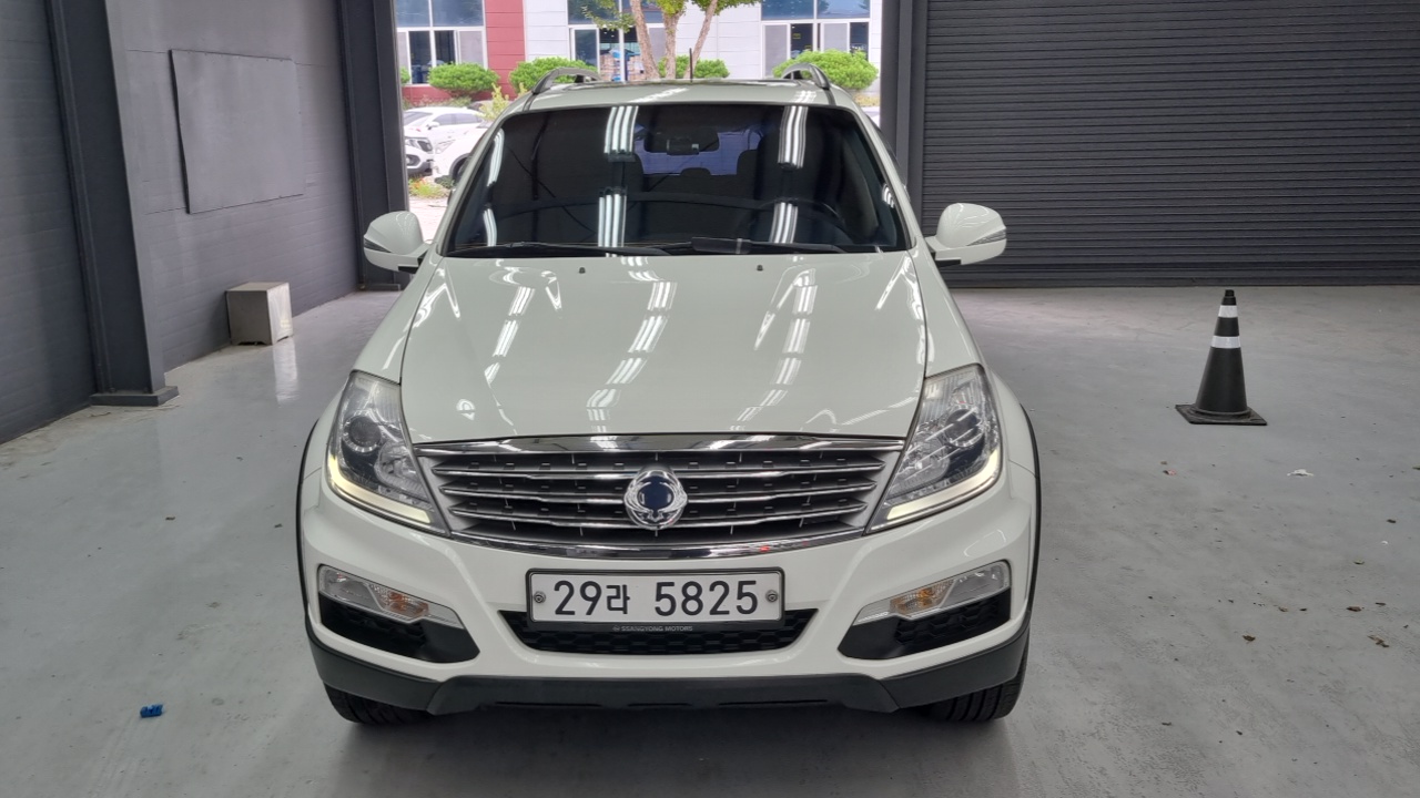 Ssangyong Rexton 2.0 4WD RX7 Prestige — пробег 122 180 км — фото 3 из 5