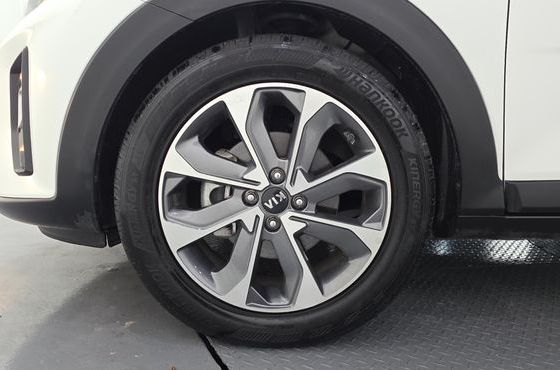 Kia Stonic 1.4 Prestige — пробег 8 765 км — фото 5 из 5
