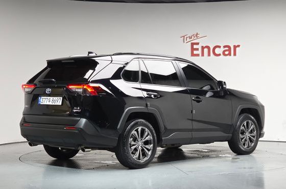 Toyota RAV4 2.5 2WD Hybrid XLE — пробег 45 922 км — фото 2 из 5