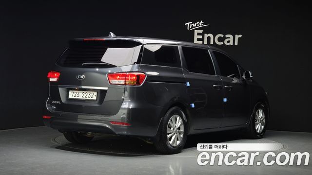 Kia Carnival 11-seater Deluxe — пробег 130 555 км — фото 2 из 5