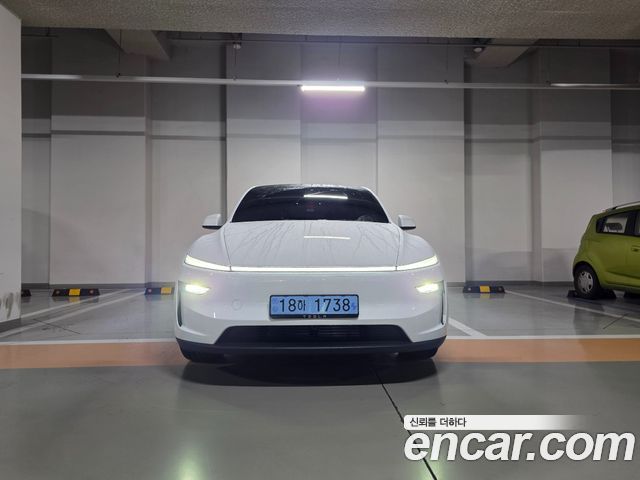 Tesla Model Y L Long Range AWD — пробег 12 км — фото 1 из 5