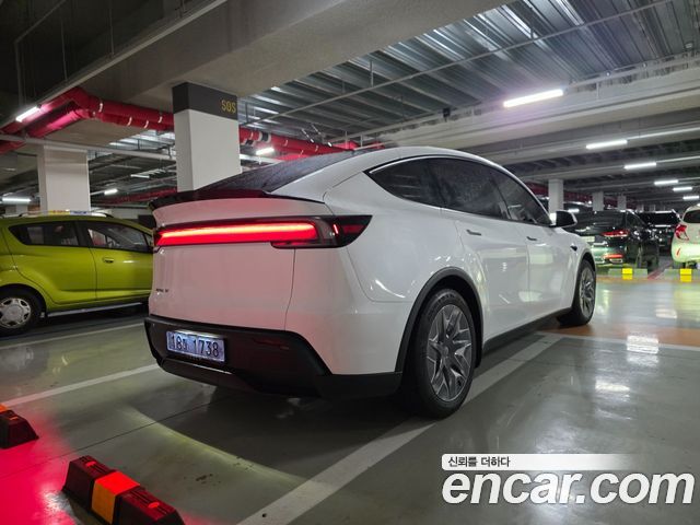 Tesla Model Y L Long Range AWD — пробег 12 км — фото 4 из 5