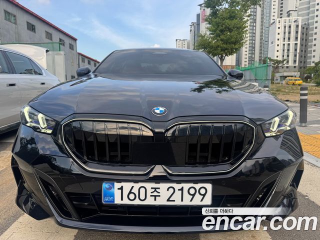 BMW 5-Series 520i M Sport — пробег 1 185 км — фото 2 из 5